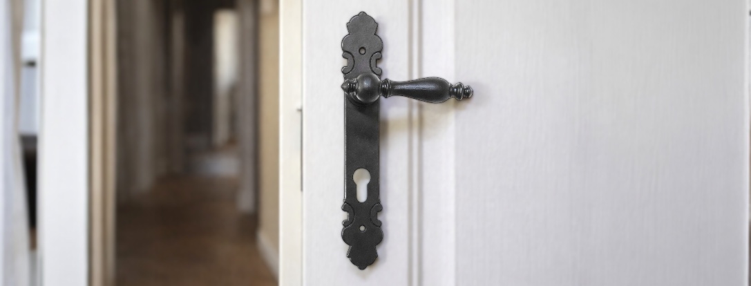 Plaques de porte classiques | fonte, laiton et cuivre