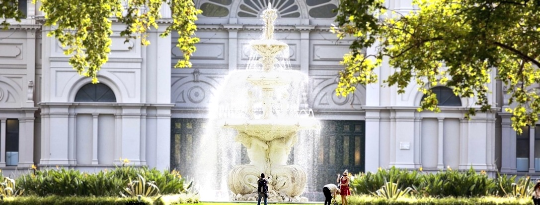 Klassische Gartenbrunnen | Wand- und Standmodelle | Stein, Gusseisen und Aluminium
