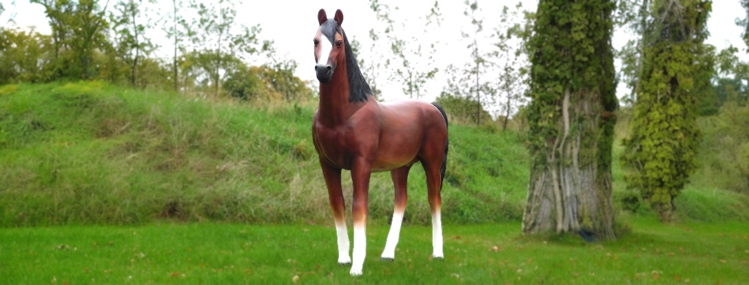 Lebensgroße Tierfiguren aus Kunststoff