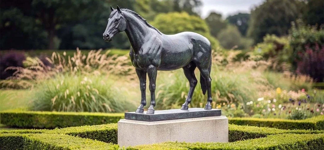 Paardenbeelden voor in de tuin | welke moet ik kiezen?