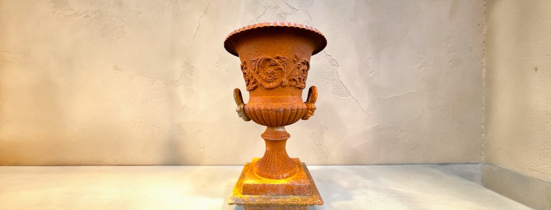 Klassieke, gietijzeren, tuinvazen | exclusief, duurzaam en rustiek