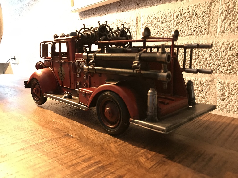 Prachtig metalen schaalmodel van een brandweerwagen / brandweerauto, mooi in detail!