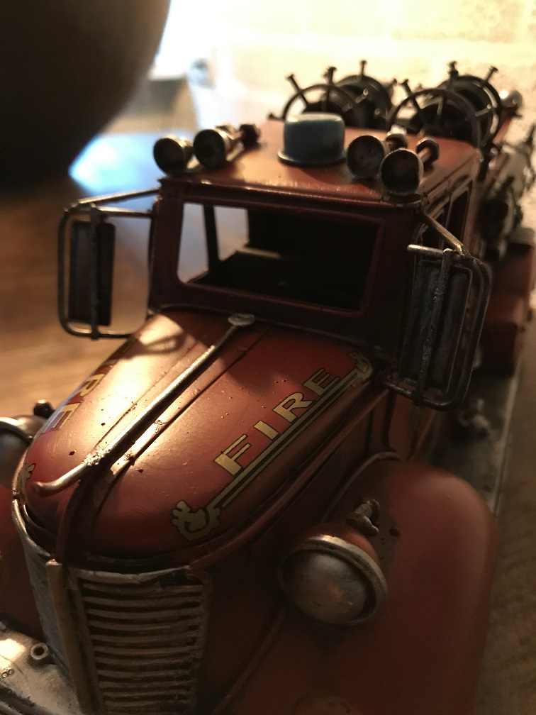 Prachtig metalen schaalmodel van een brandweerwagen / brandweerauto, mooi in detail!