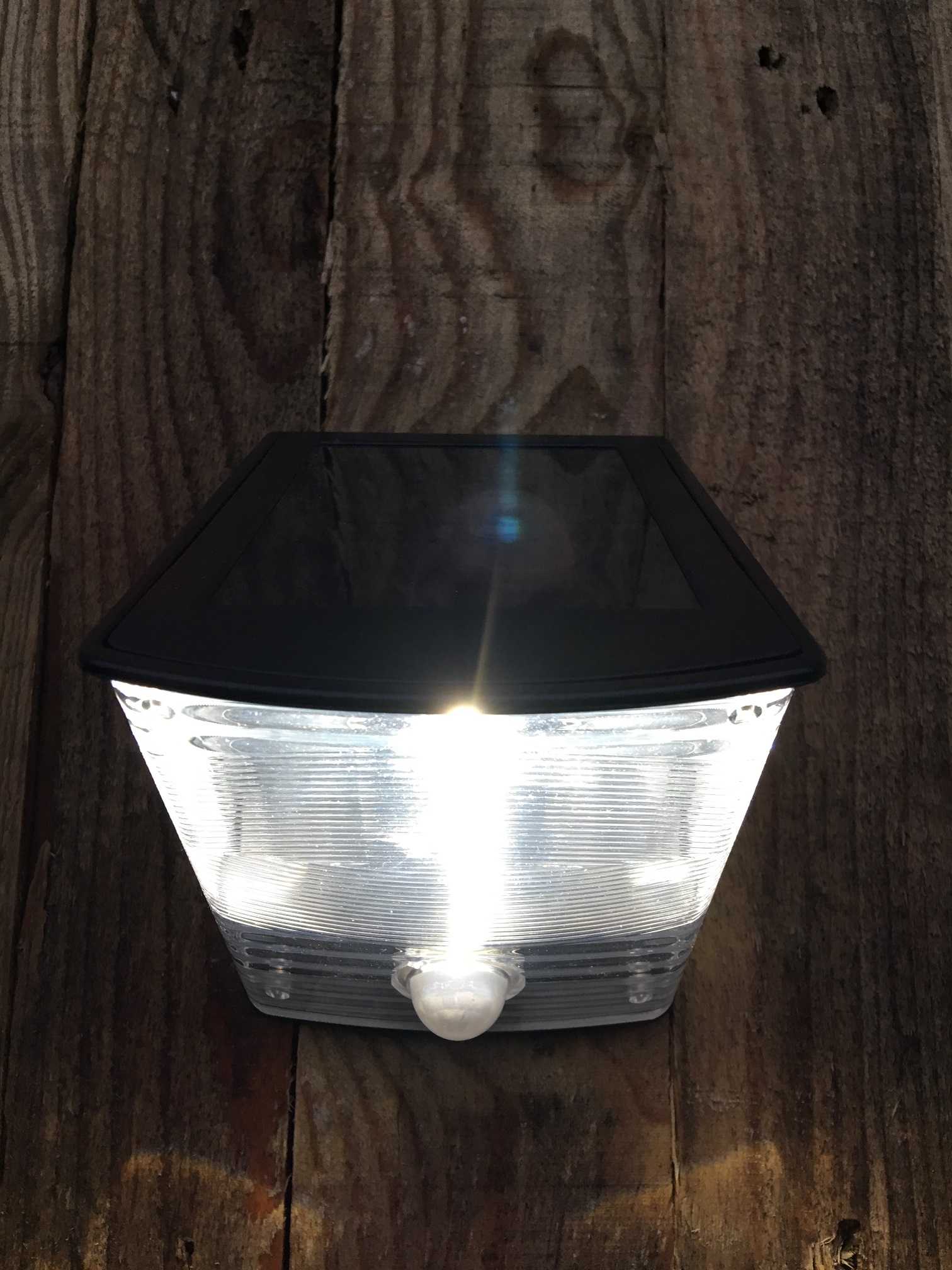 Mooie wandlamp led + solar verlichting+ bewegingsmelder.
