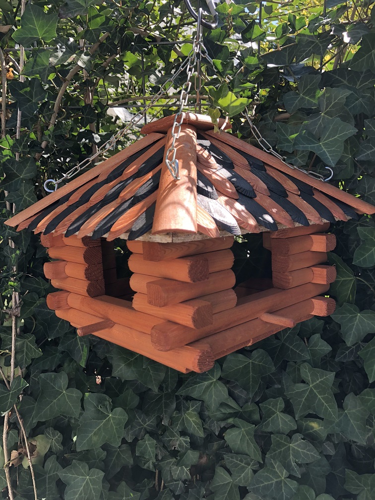 Deko-Shop-Hannusch Vogelhuis naar keuze met standaard en solarverlichting, verschillende dakkleuren (vogelhuis met zonne-energie, dak bitum rood
