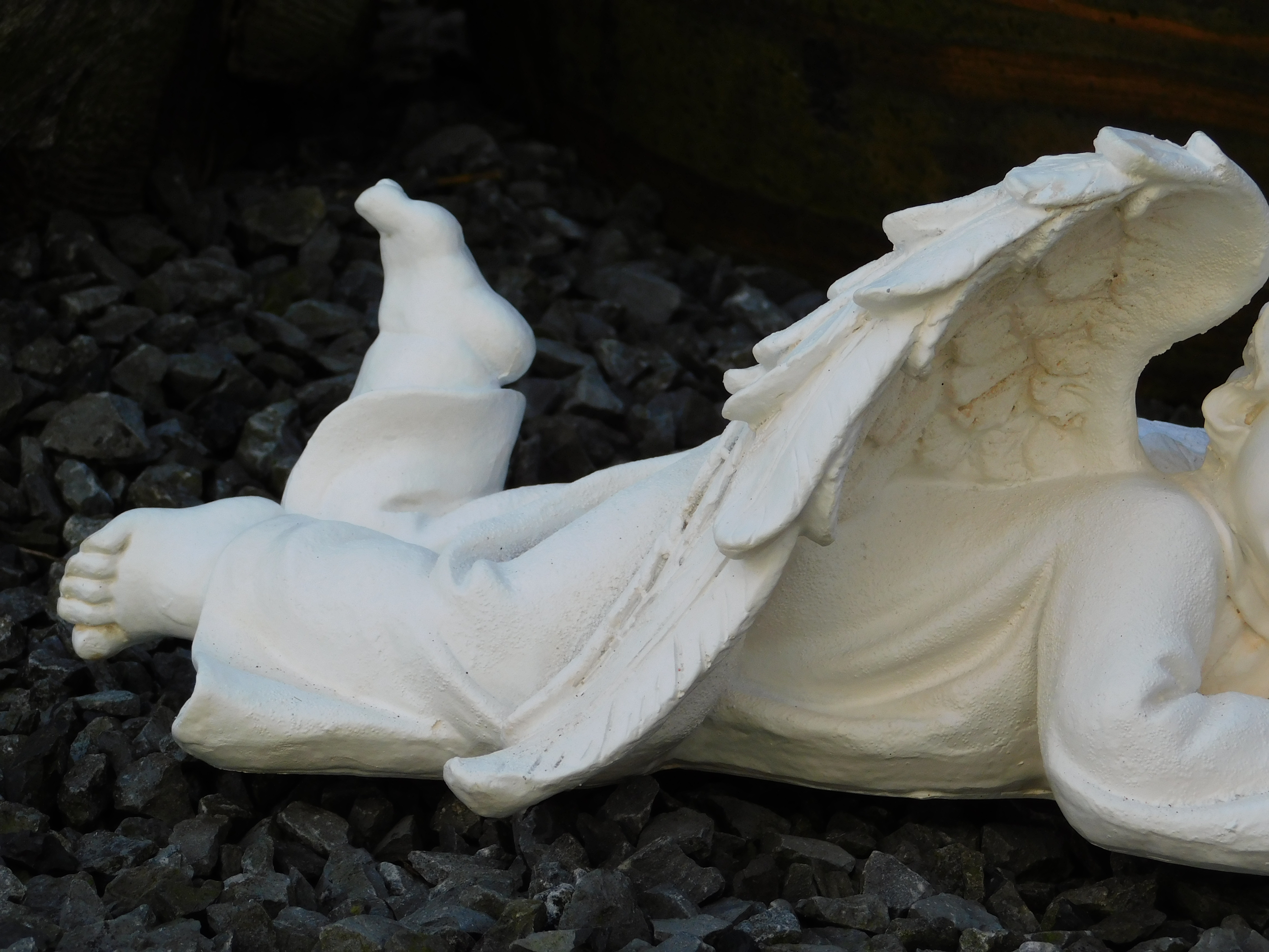 Slapende engel - polystone wit