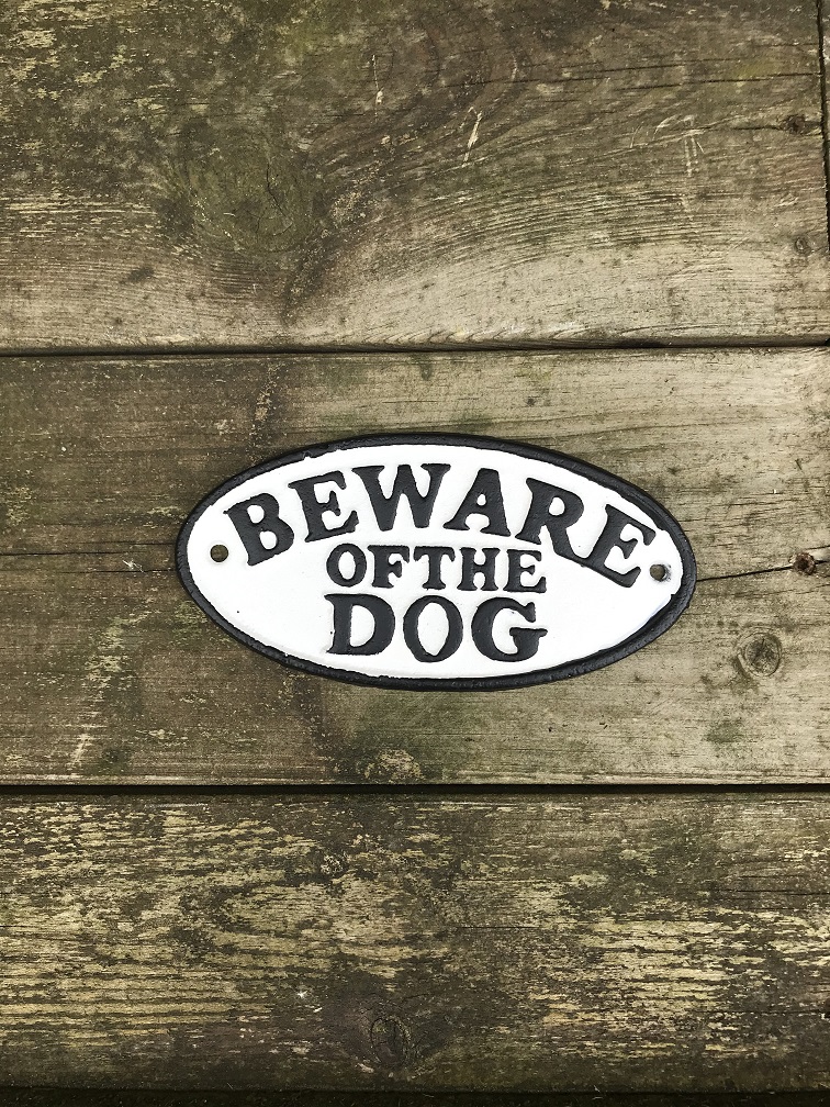 Man Cave Bar Fahne 60x90cm - Beware Of Black Dog Lustige Dekoration