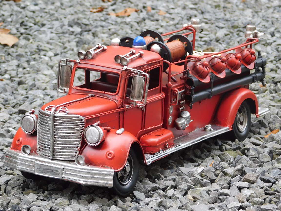 Forse brandweerauto - handgemaakt van metaal