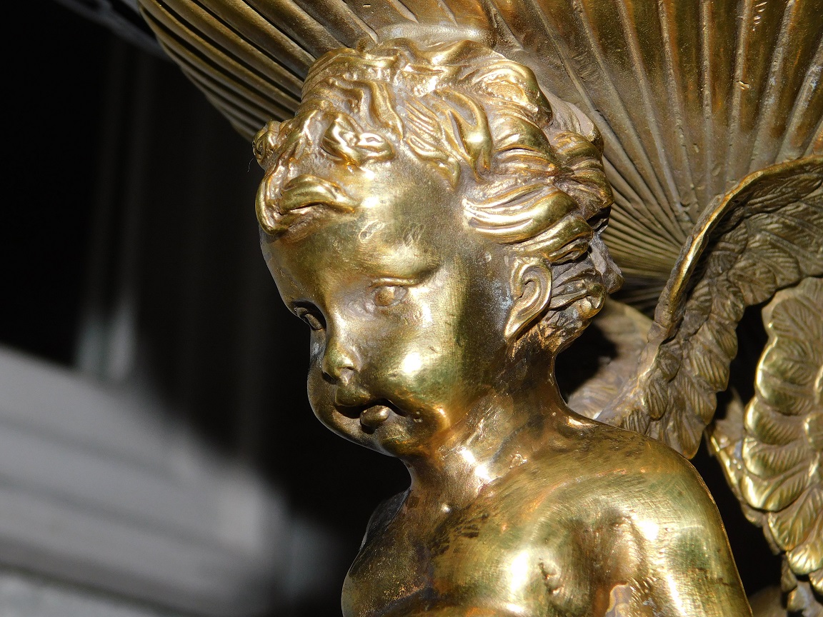 Bronzen beeld/schaal met Engelen en een glazen schaal