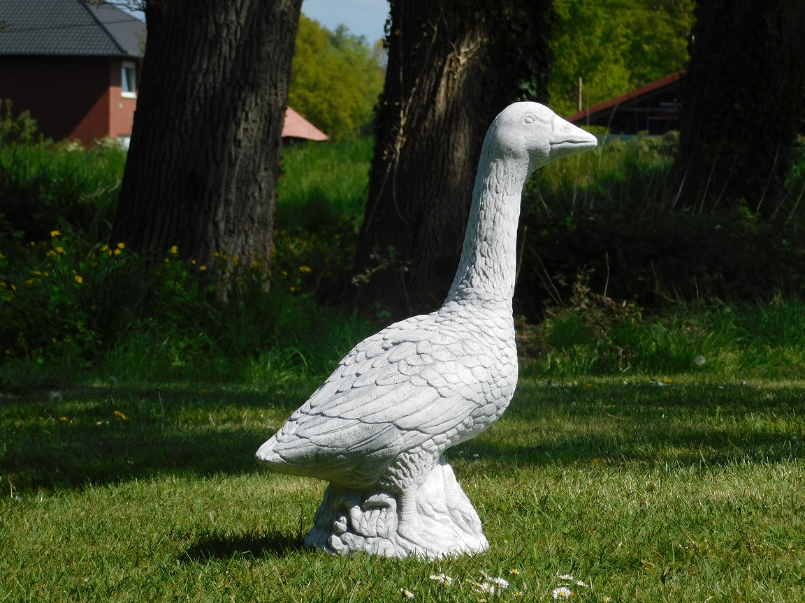 Gartenstatue Gans, Stein, Statue für den Garten oder am Teich