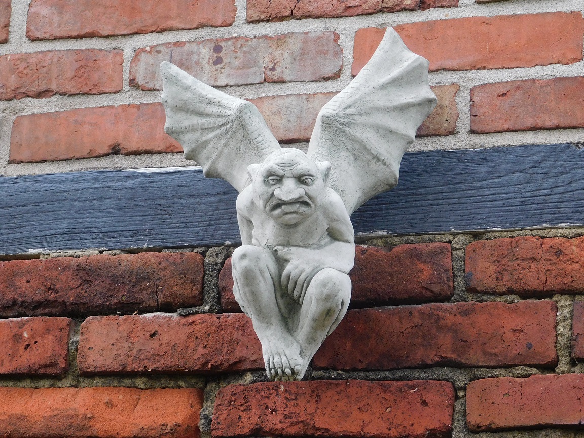 Gargoyle - Fledermaus-Dämonen-Störer - steinerne Kathedralenfigur.