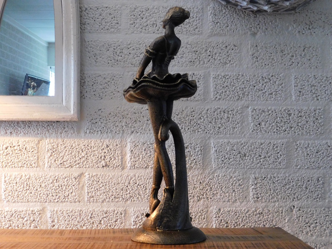 Beeld van een ballerina, gietijzer, brons-look, huisdecoratie