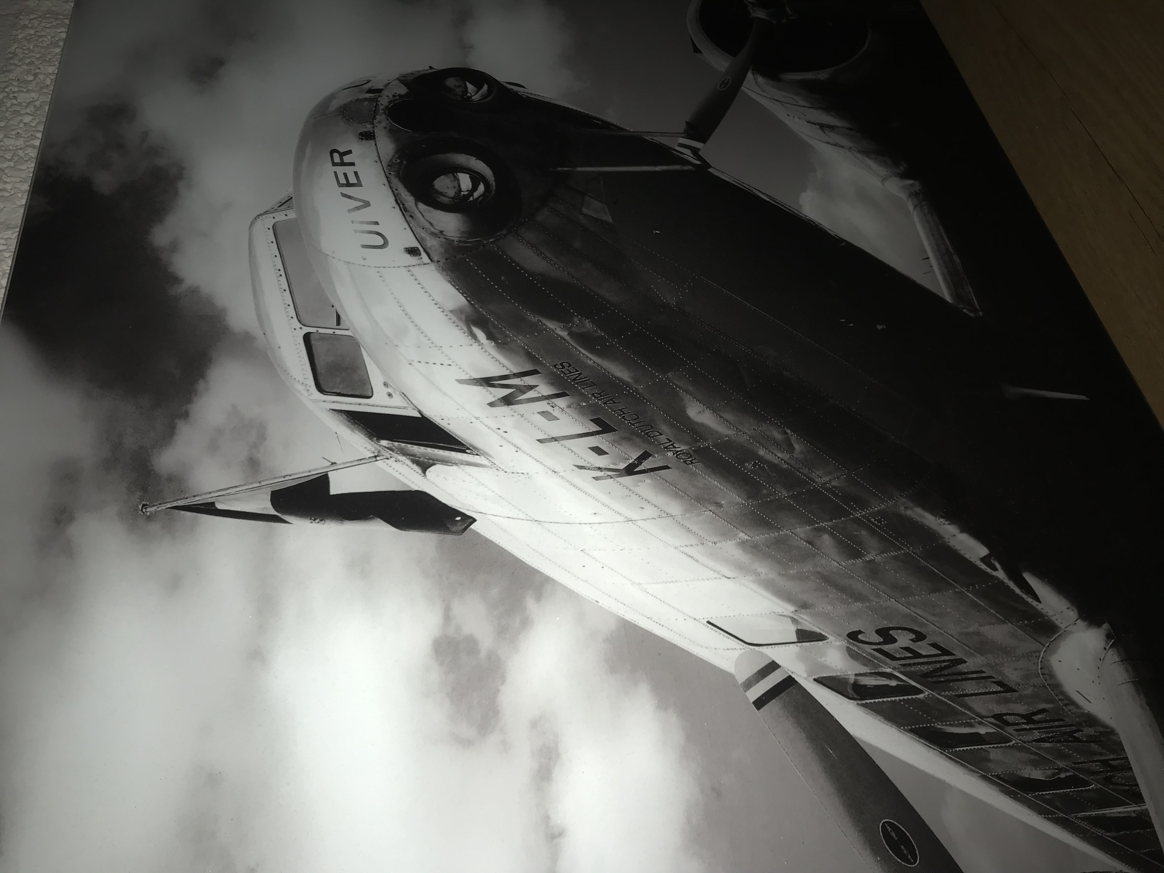 Kunst auf Glas des Flugzeugs: 'De UIVER', niederländische Geschichte, wunderschön!