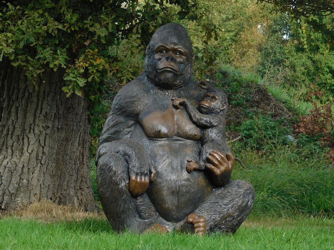 Exclusief beeld Gorilla met babygorilla - XXL - polystone - gedetailleerd