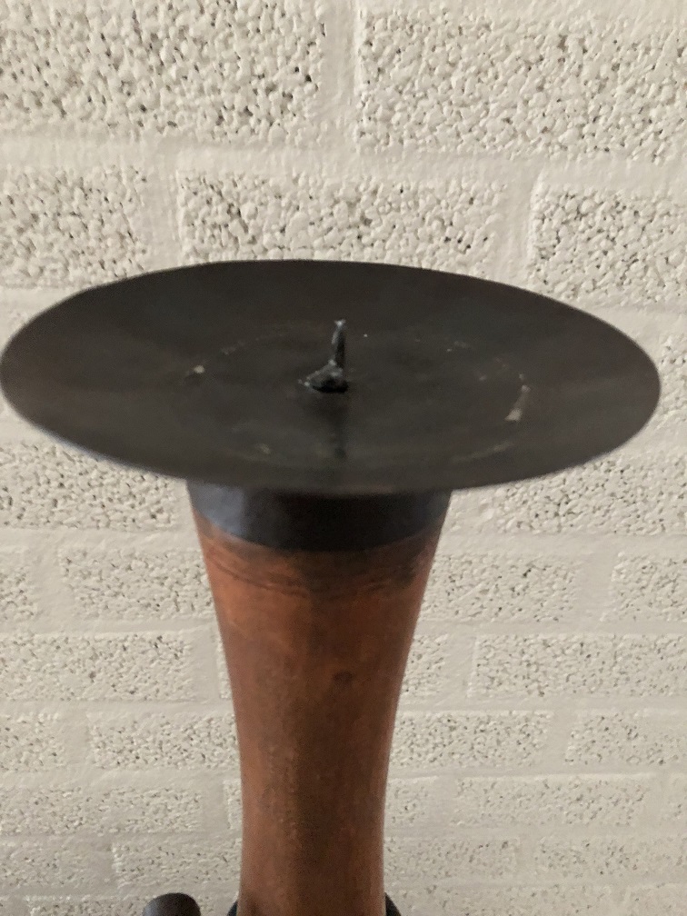 Wunderschöne stehende Metall-Holz-Schlossfackel, sehr schön
