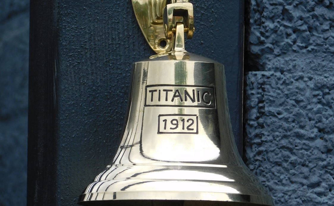 Bel 'Titanic 1912' met touw, messing - S