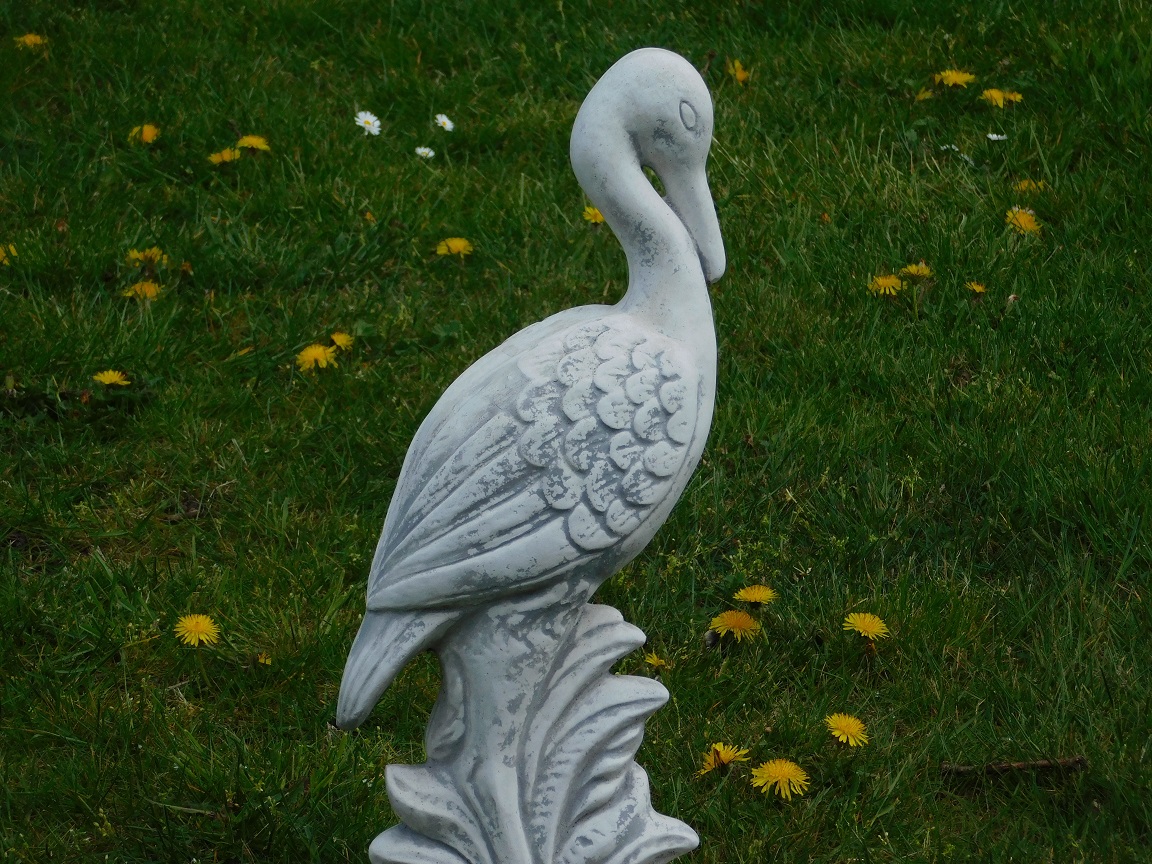 Dekorative und anmutige Tierstatue, Gartenstatue Kran, Stein