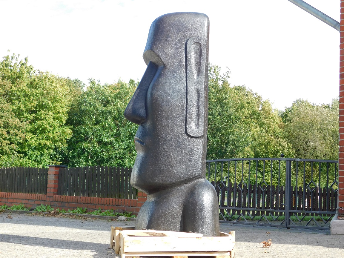 Moai Statue XXL, Steinguss, schwarze Gartenstatue, fast 2 Meter hoch!
