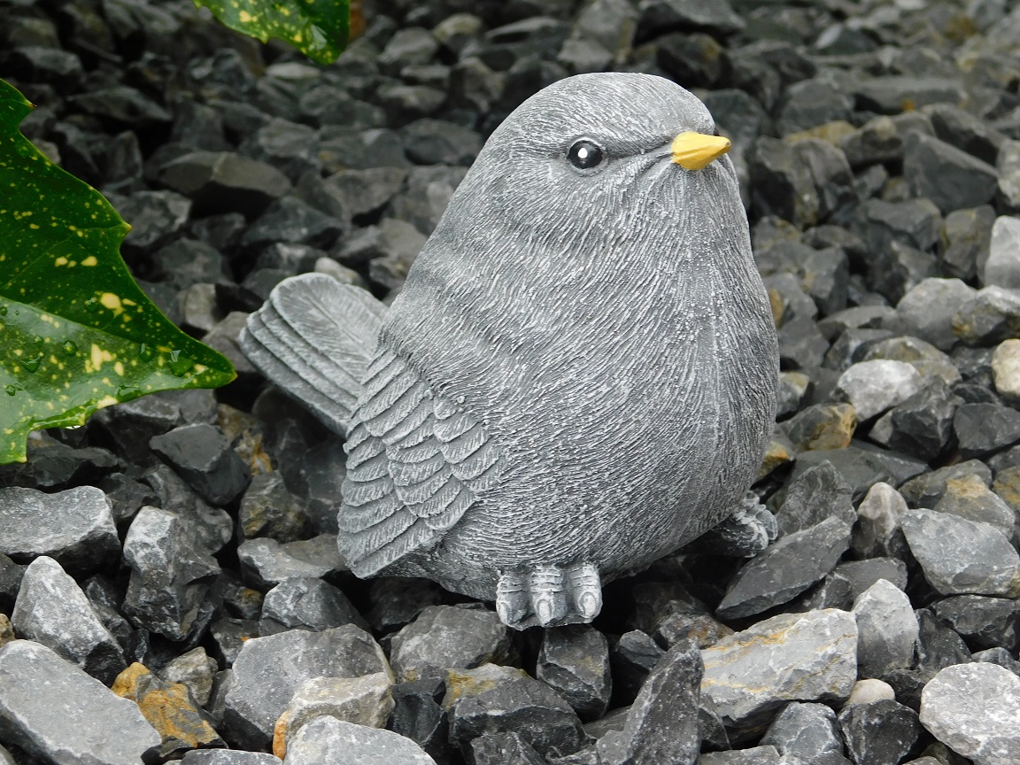 Mooi dierenfiguur van een klein vogeltje, steen