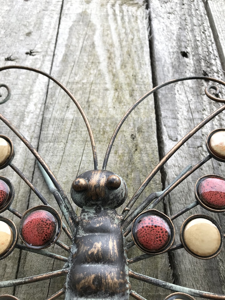 Mooie decoratieve vlinder, wanddecoratie, gemaakt van metaal