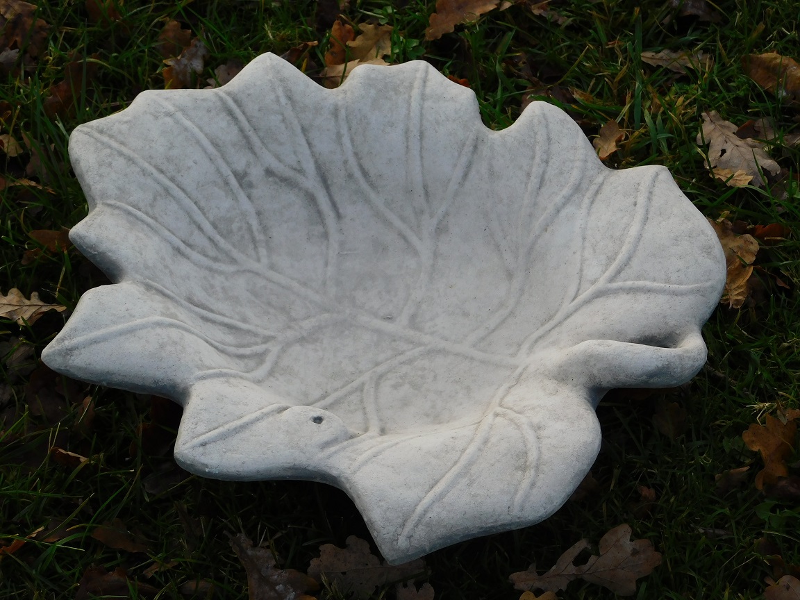 Vogeltränke in Blattform, Stein, 40 cm, Gartendeko