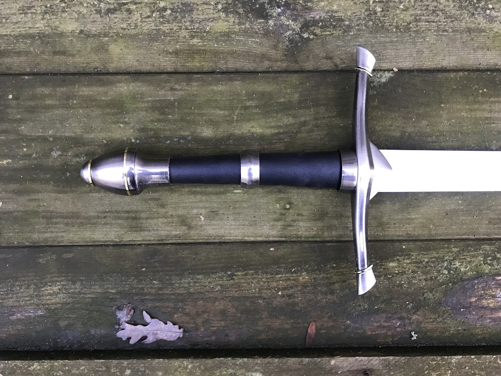 Decoratief stijlvol zwaard, met fraai handvat, ridder zwaard