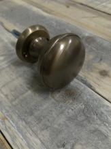 Bouton de porte avec rosace de pied, laiton, rotatif