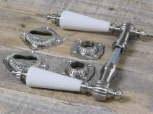 Ensemble de quincaillerie de porte - serrure cylindrique adaptée - nickel mat avec poignées en porcelaine blanche