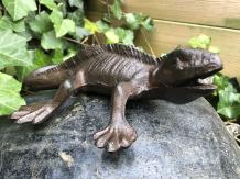 Lézard - statue en fonte - 27 cm - marron - en détail