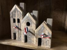 Maisons décoratives entièrement réalisées à la main en bois