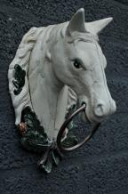 Tête de cheval en fonte avec anneau - blanc - décoration rustique