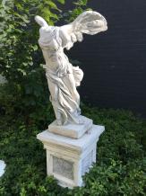 Engel - Nike - auf Sockel - Steinstatue - 165 cm - klassisch