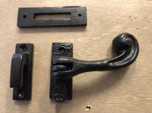 Fensterschloss, Fensterschloss mit Hakenfall, Eisen schwarz, wetterfest