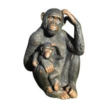 Aap met jong - polystone - 84 cm - bruin - gedetailleerd