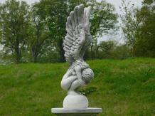 Knielende engel - vleugels omhoog - steen - 75 cm - klassiek