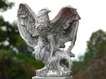 Aigle – 57 x 54 cm – statue en pierre – décoration détaillée