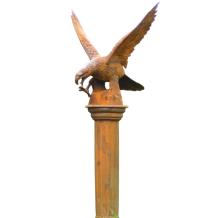 Adelaar - op ronde sokkel - gietijzeren - 135 cm - antiek