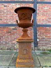 images/productimages/small/arge.gardenvase.column.xl.cast-iron.oxide1.jpg