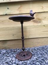 1 bruin vogelbad, gietijzer bruin-rust, gemoffeld, mooi!