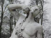 Bacchus - Steinstatue - 140 cm - Trauben - weiß - römisch
