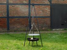 Feuerschale groß, stehend, dreibeinig, Grill, Gartenkamin