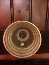 Tafel- receptie bel met prachtige klank, messing/hout