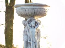 Drei Frauen mit Schale - Steinstatue - 85 cm - klassisch