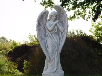 Gartenfigur „Engel mit Flügeln“ – 80 cm – Stein