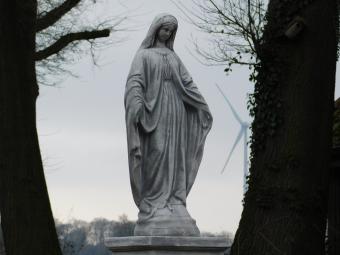 Maria - op sokkel - stenen beeld - 132 cm - klassiek