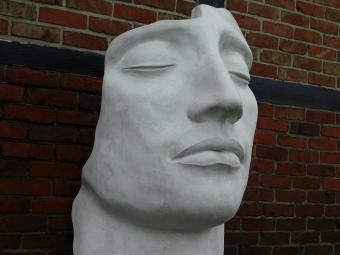 'Le visage' - statue en pierre - 135 cm - décoration unique