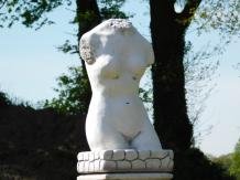 Vrouwelijke torso - stenen beeld - 55 cm - klassiek