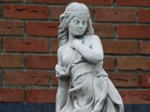 Femme à la cruche - statue en pierre - 68 cm - détaillée