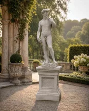 Tuinbeeld David op sokkel - klassiek Bijbels figuur - steen