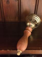 Cloche de réception de table laiton-bois, belle sonorité !